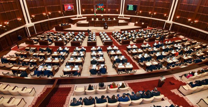 Milli Məclis bu gün toplanır - Yeni baş naziri təsdiq üçün
