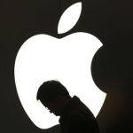120411_apple_logo_reu_328