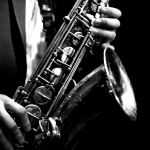 web_spalsh_bw_sax_jazz_iStock