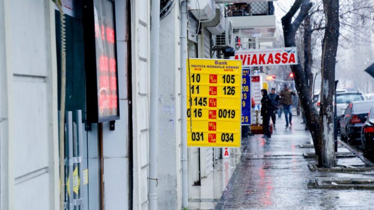 Azərbaycanda xarici valyutanın “qara bazarı” ilə bağlı cinayət işi qaldırılıb