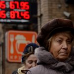 RUSSIA-ECONOMY-FOREX-RUBLE-DROP