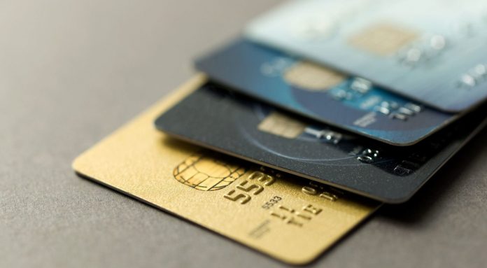 Airline-Perk-Credit-Cards-MAAX0416