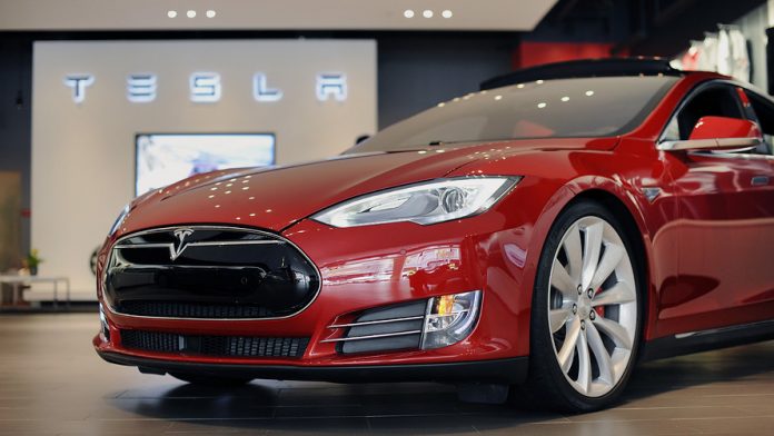 MW-EE524_tesla0_20160201180019_ZH