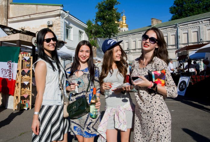 Kiev-Food-Wine-Festival_285650441