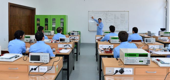 peşə təhsili_banker.az