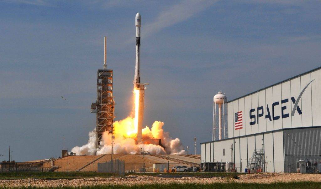 Bloomberg: SpaceX IPO-da qiymətləndirmənin $2 trilyonu keçəcəyini gözləyir