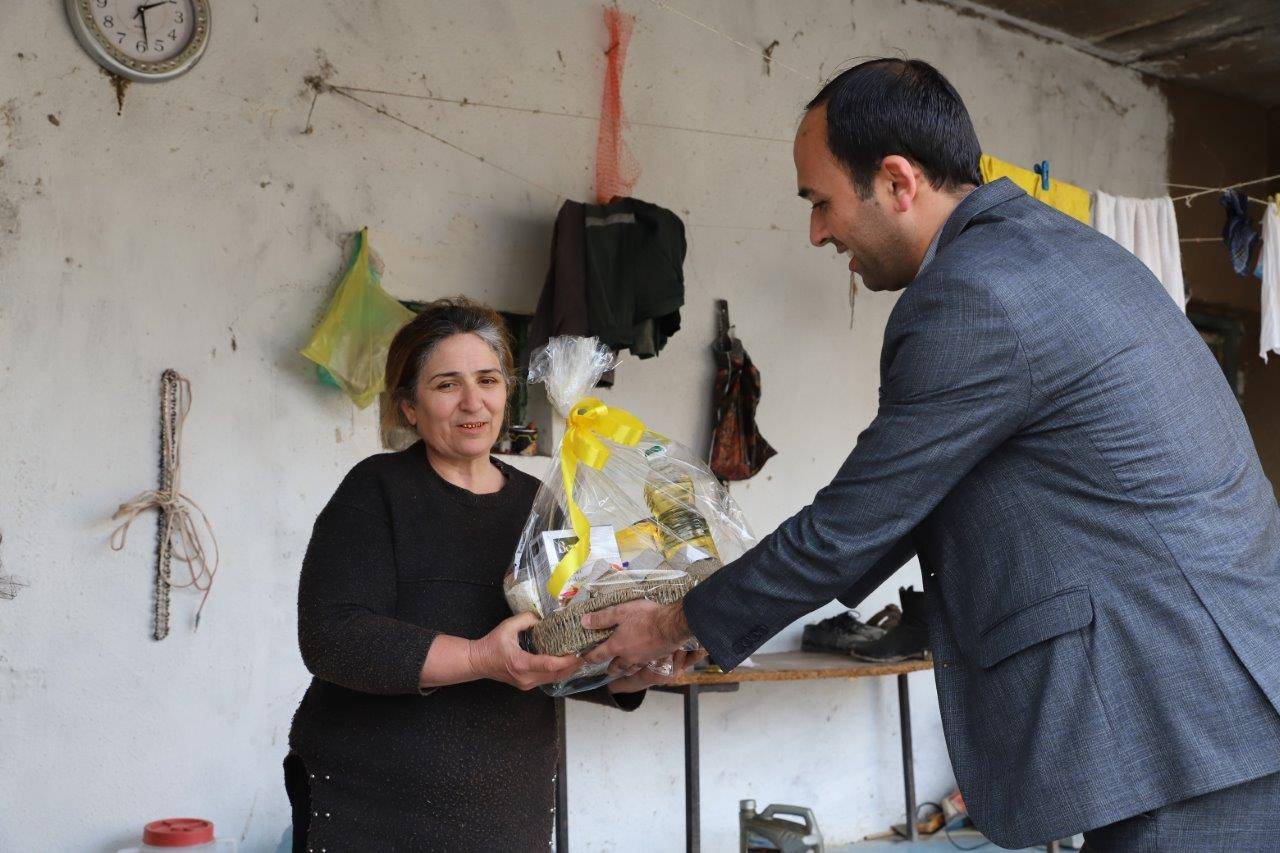 Yelo Bank Lənkəran və Bərdədə aztəminatlı ailələri sevindirdi® 9 1 6