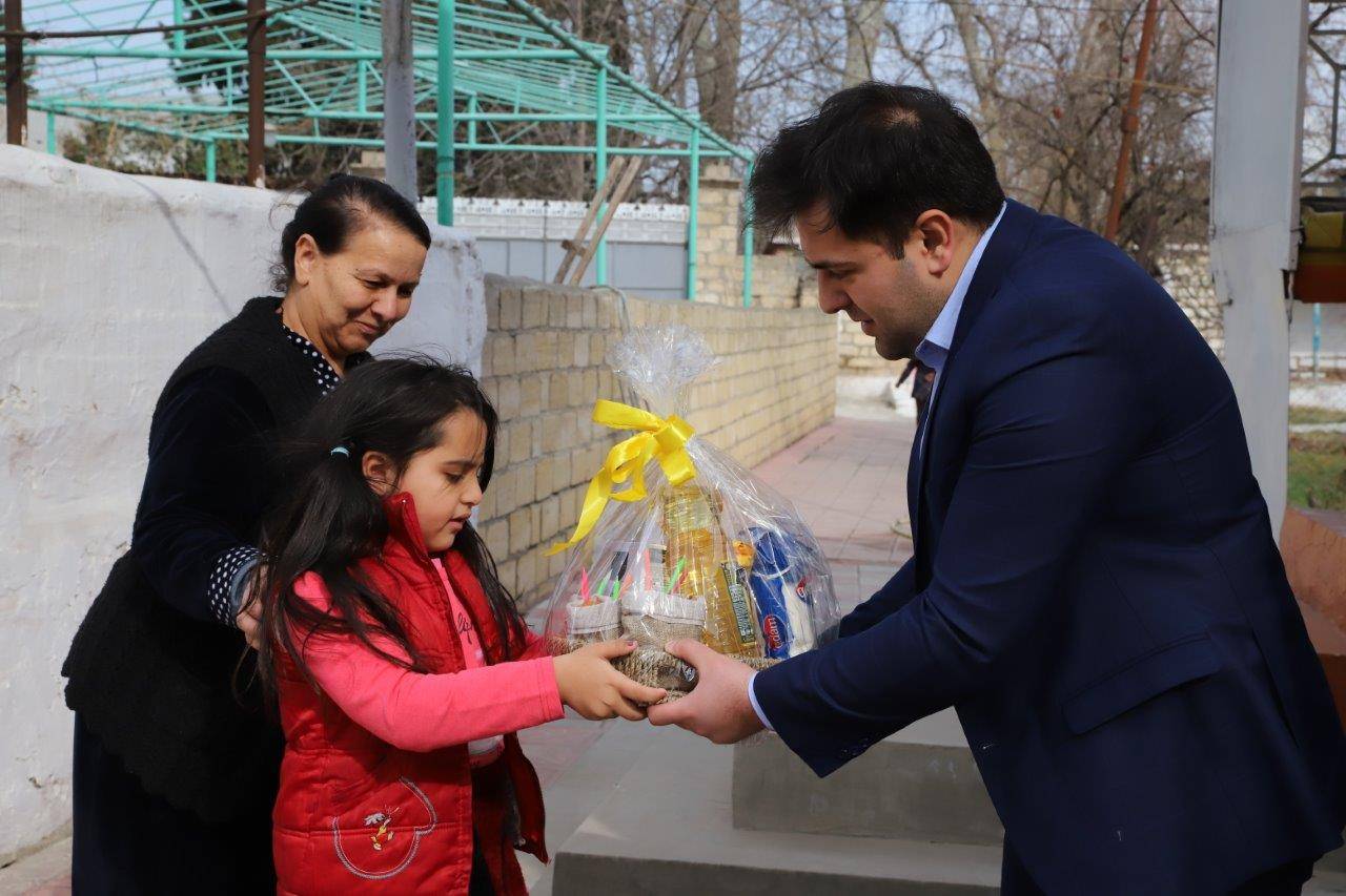 Yelo Bank Lənkəran və Bərdədə aztəminatlı ailələri sevindirdi® 8 1 7