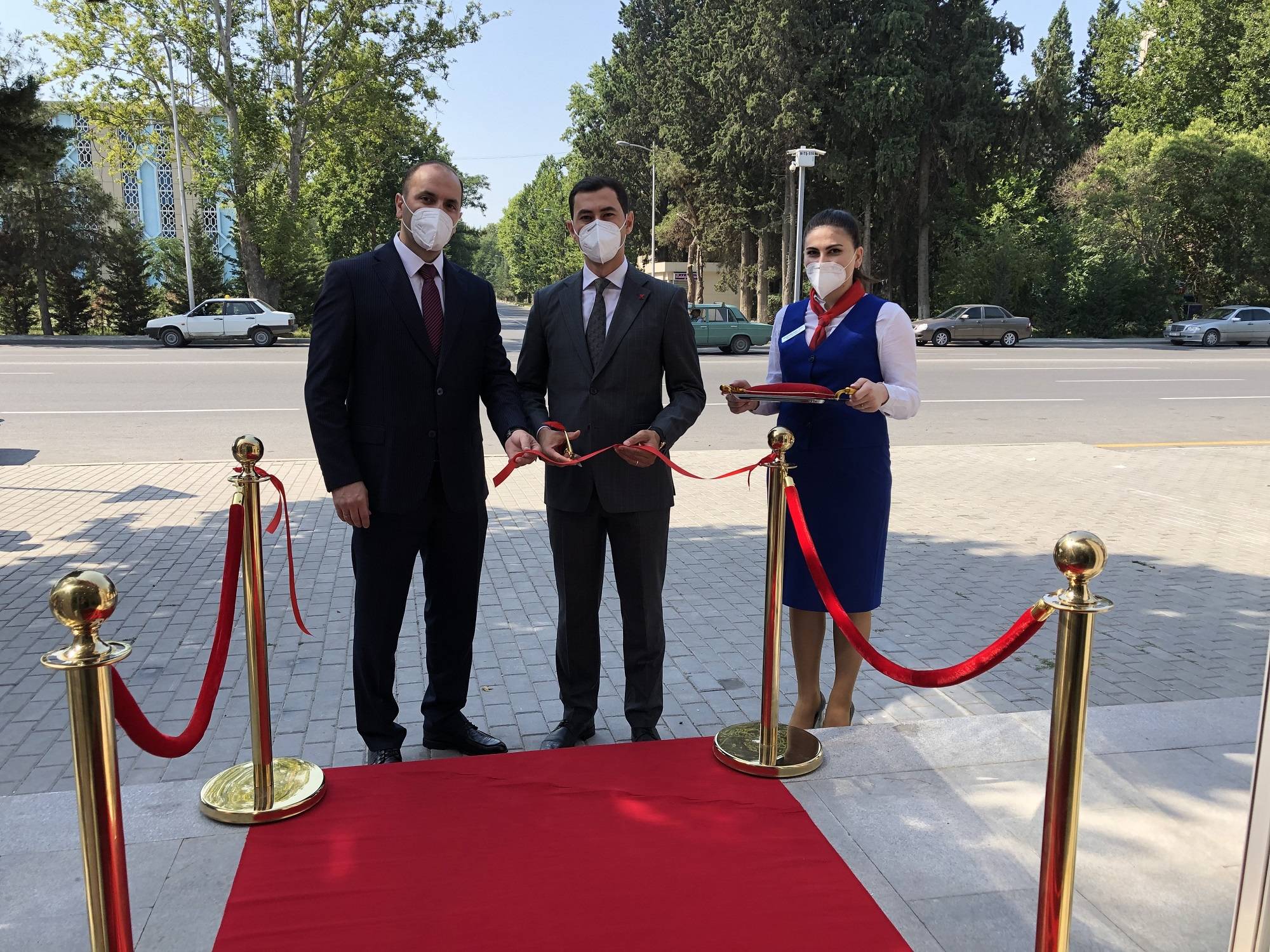 Kapital Bank yenilənən Mingəçevir filialını istifadəyə verdi 1 1 9