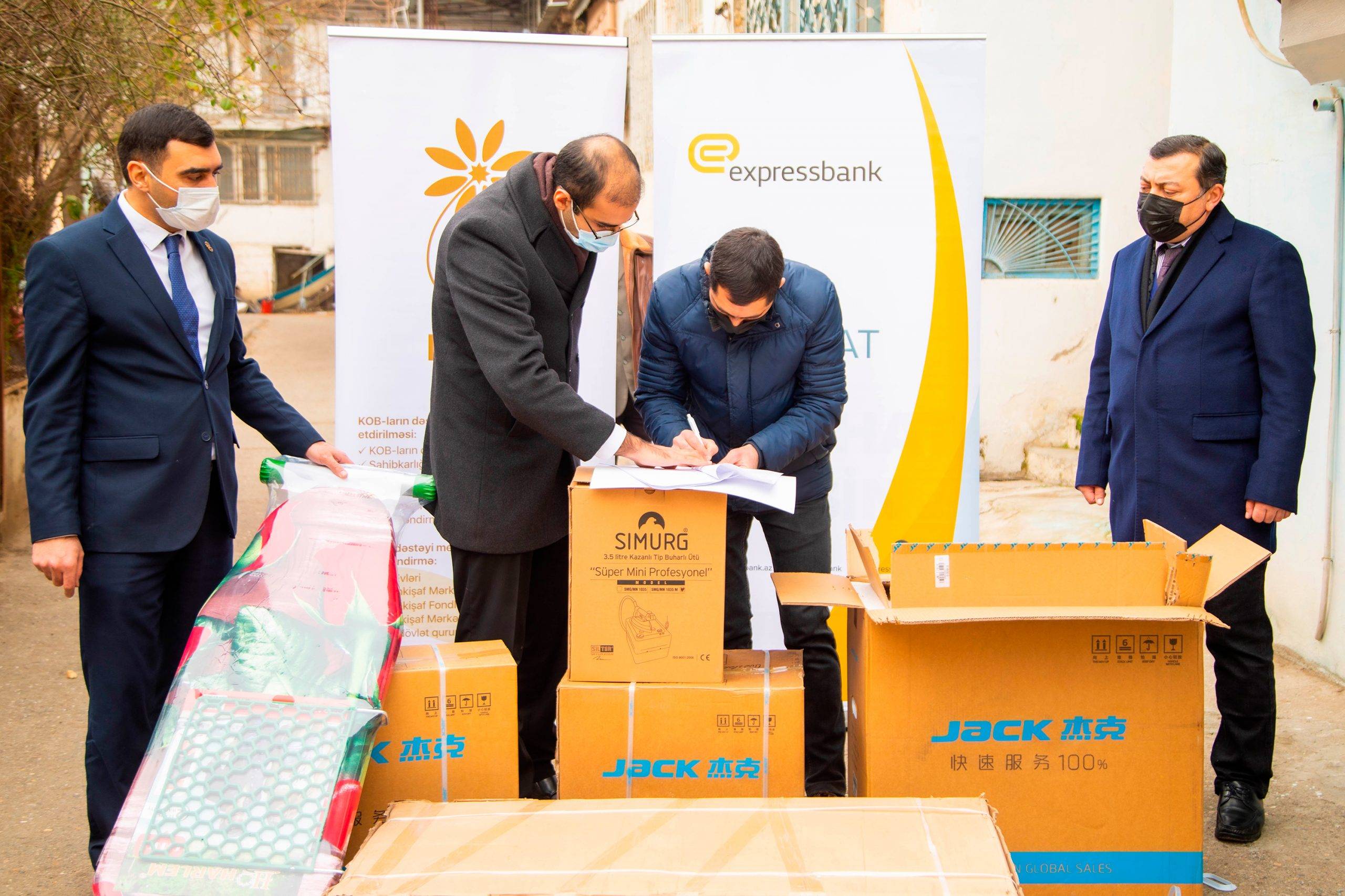 Expressbank daha 10 vətəndaşın arzusunu reallaşdırdı! 3 04 1 scaled