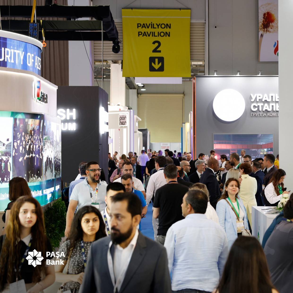 pasha bank 30 cu baku energy week tedbirinin esas bank terefdashi qisminde chixis edir 03