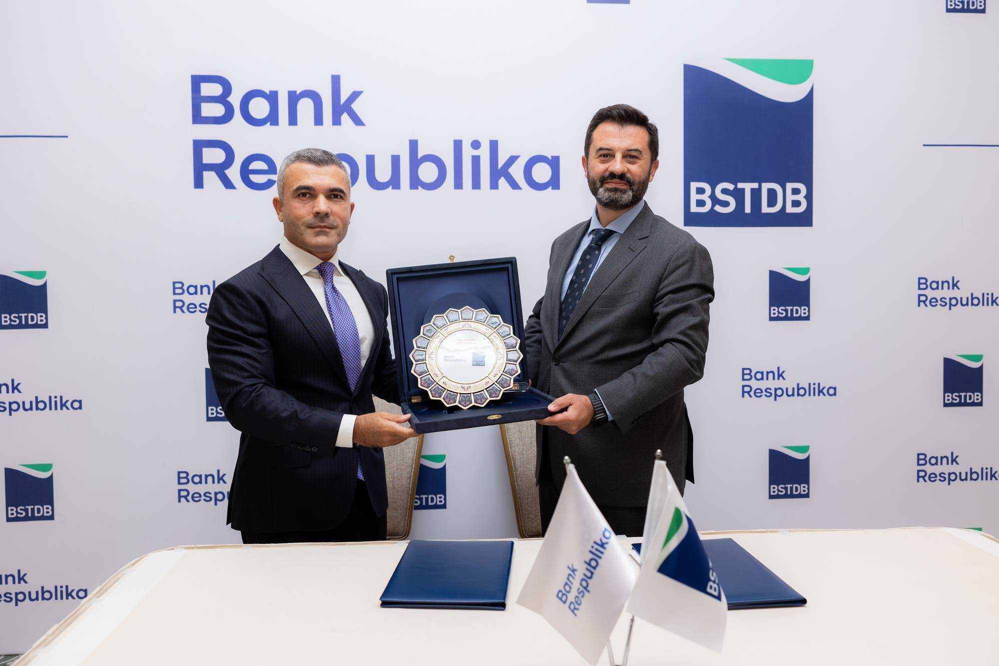 Bank Respublika və Qara Dəniz Ticarət və İnkişaf Bankı irihəcmli kredit sazişi imzalayıb 1 03a BR BSTDB