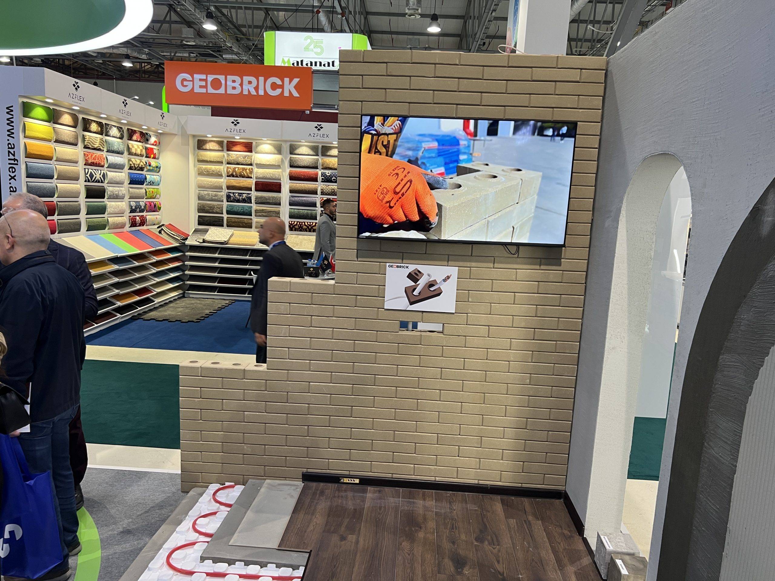 Holcim Azərbaycan “yaşıl məhsullarını” beynəlxalq inşaat sərgisində təqdim edir 7 IMG 4407 scaled