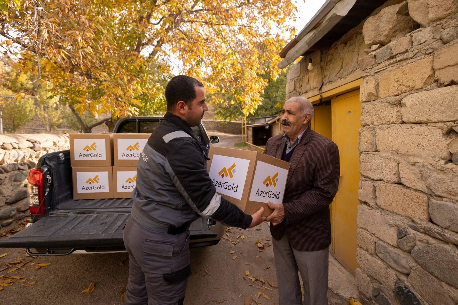 “AzerGold” tərəfindən Naxçıvanda aztəminatlı ailələrə bayram sovqatı təqdim edilib 3 3 7