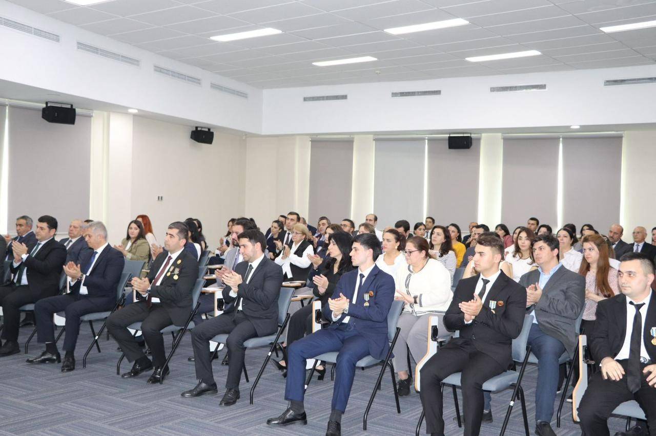 Əmanətlərin Sığortalanması Fondunda 8 Noyabr - Zəfər Gününə həsr olunmuş tədbir keçirilib 1 7d7b8cd9 0dbe 4d4a bec7 3333020e9533