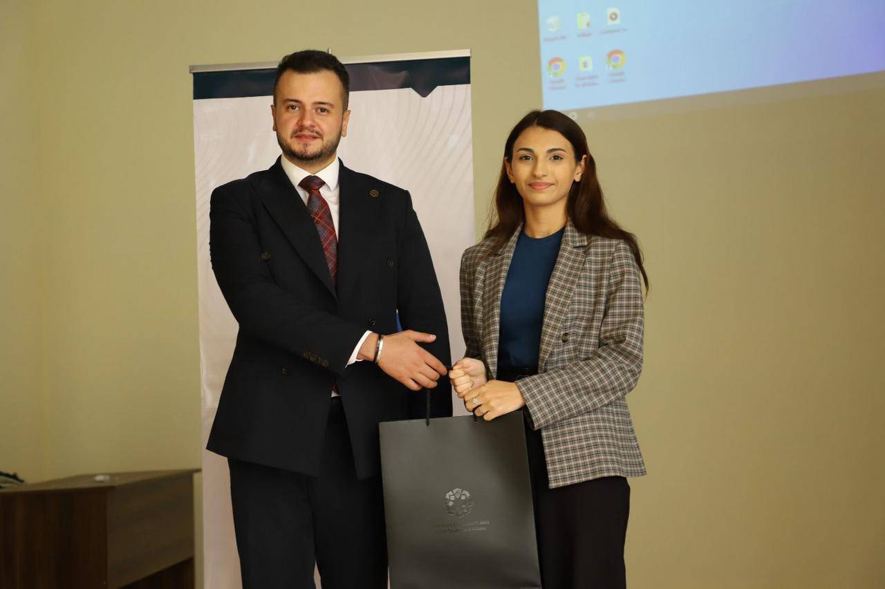 9ccec8e6 94eb 4d8f b5ff a5a0d9639919