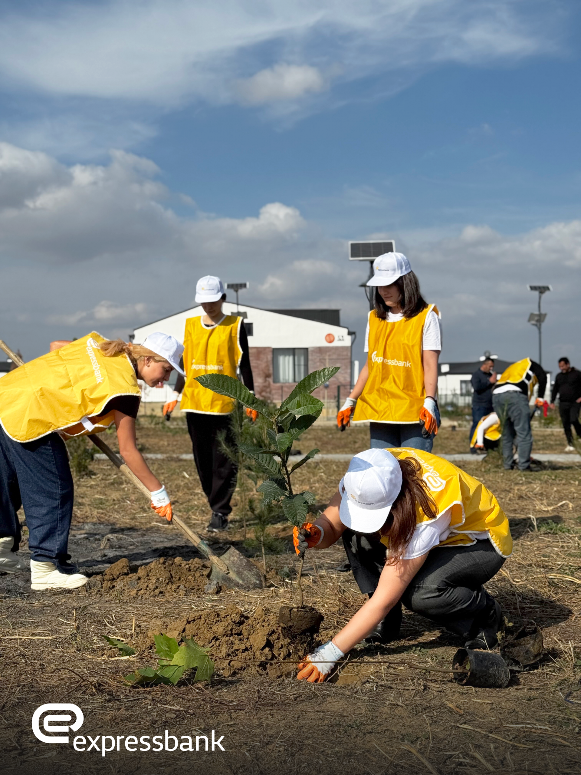 Expressbank Ağdamda “Zəfər naminə” ağacəkmə aksiyası keçirib 1 Agdam6 scaled
