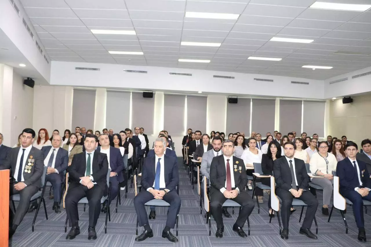 Əmanətlərin Sığortalanması Fondunda 8 Noyabr - Zəfər Gününə həsr olunmuş tədbir keçirilib 2 b1b556b0 c4b8 4cd0 890d 050ebfc1831e 1