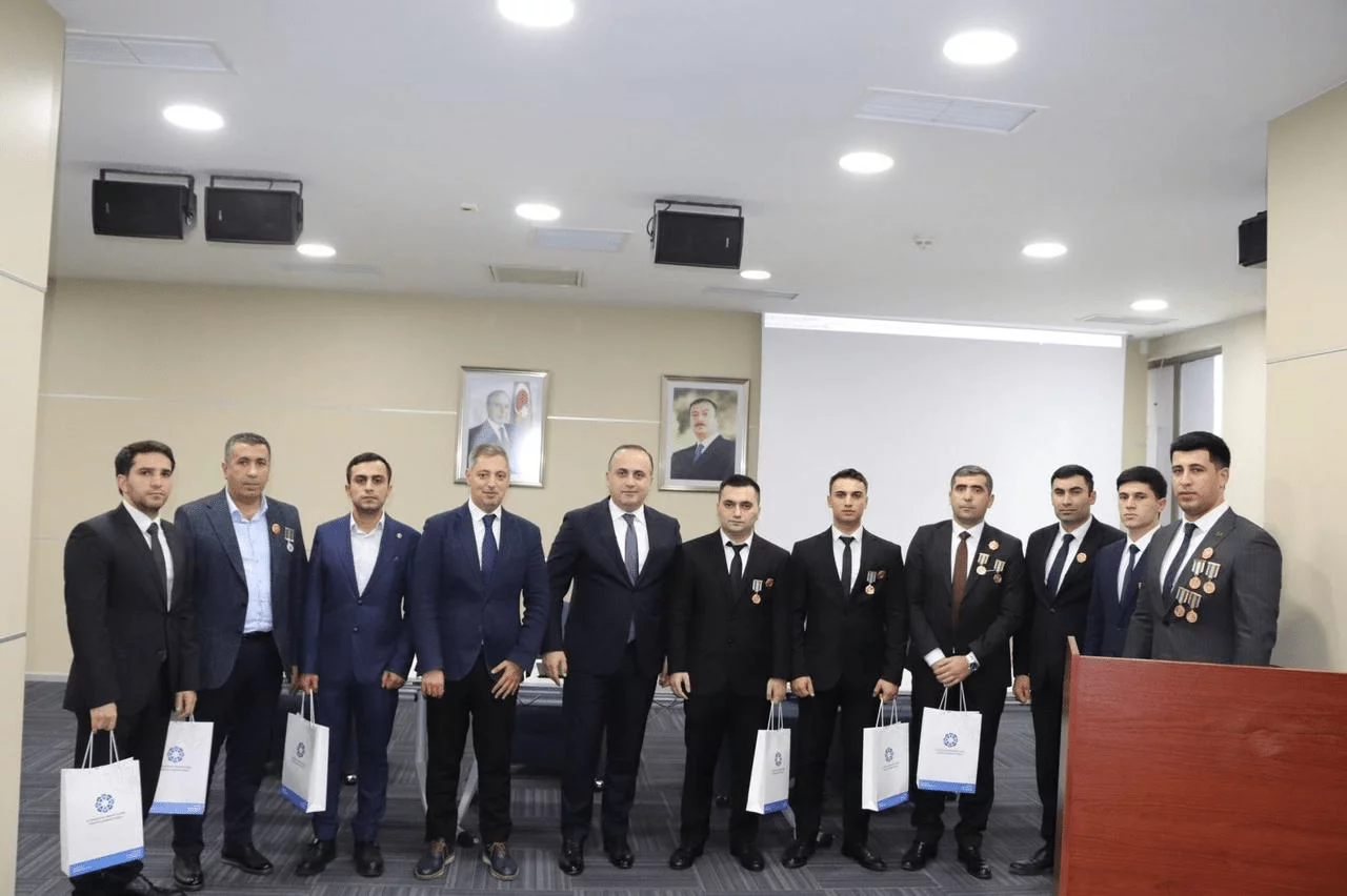 Əmanətlərin Sığortalanması Fondunda 8 Noyabr - Zəfər Gününə həsr olunmuş tədbir keçirilib 7 e3ad9f27 7f24 4d92 bae9 86e263bea94e