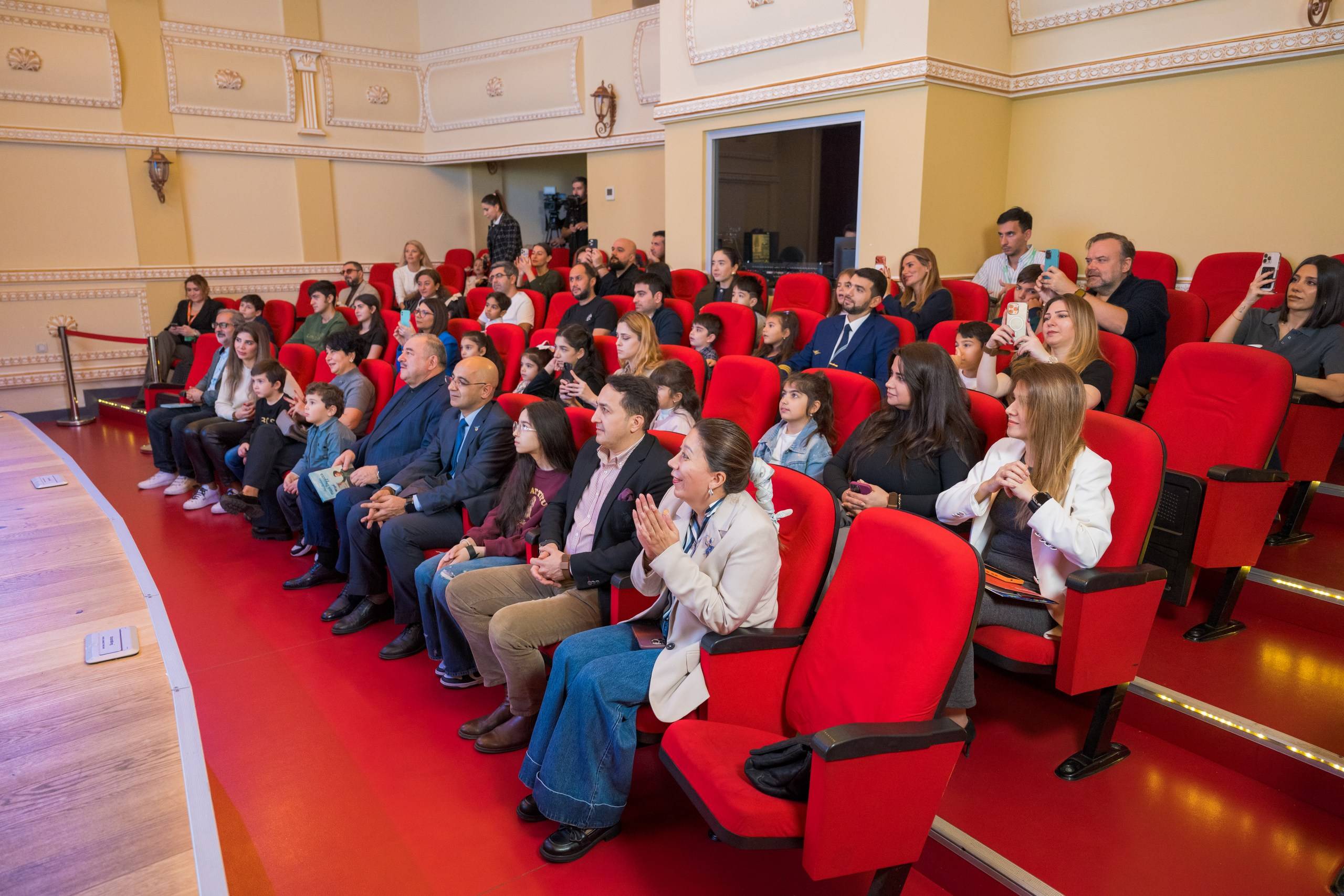 Xəyalla başlayan hekayə: AZAL uşaqlar üçün kitab nəşr edib 6 AZAL Book 3 1