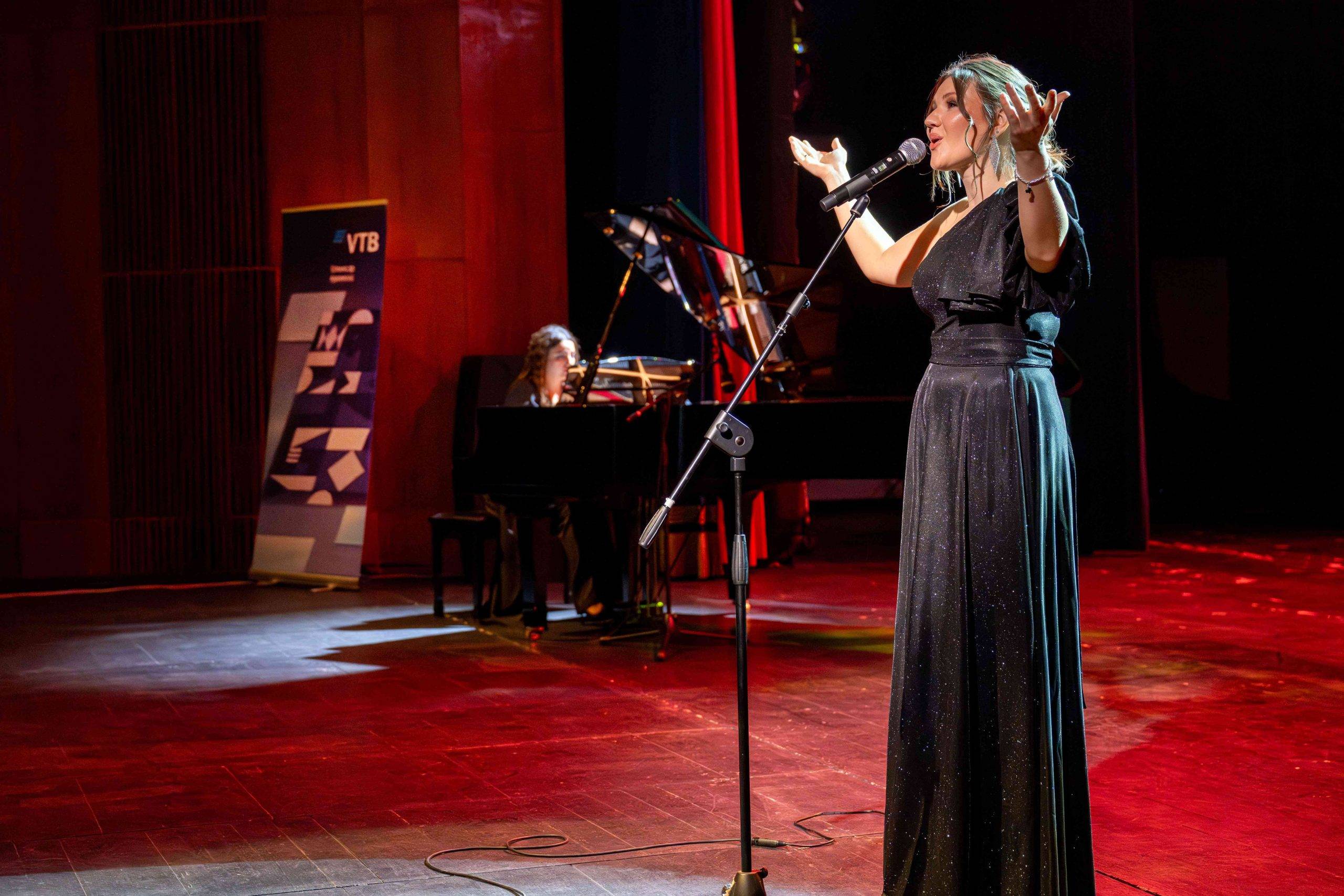 VTB (Azərbaycan) Vladimir Vısotskiyə həsr olunmuş konsertinə dəstək olub 1 ACE 5726 NR копия scaled