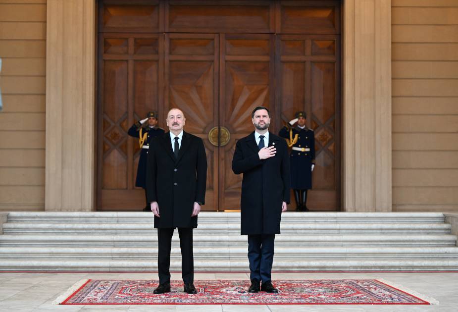 Bakıda ABŞ-ın Vitse-prezidentinin rəsmi qarşılanma mərasimi olub 1 2 1