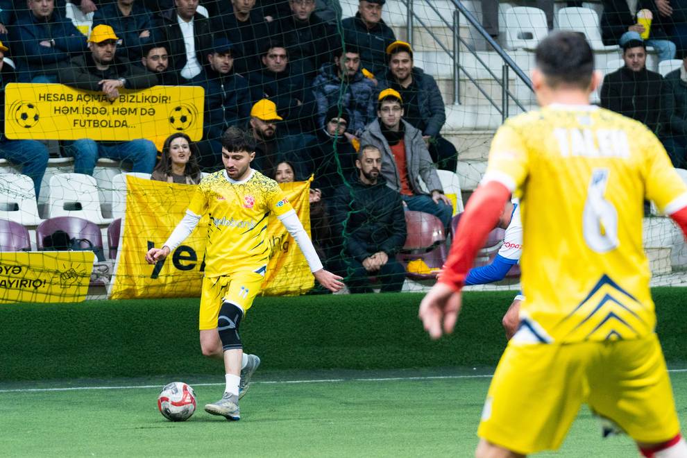 Yelo Bank banklararası mini-futbol liqasının çempionu olub 4 2 37