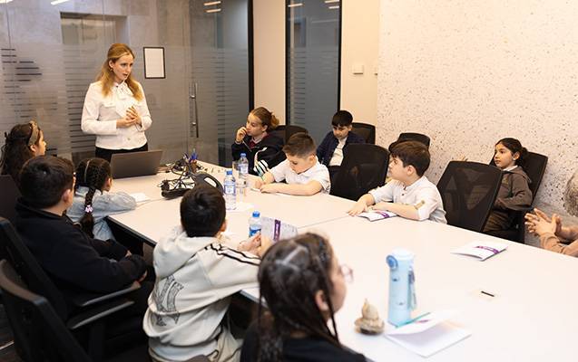 Unibank Qlobal Pul Həftəsi çərçivəsində məktəblilər üçün tədbir keçirib 1 856