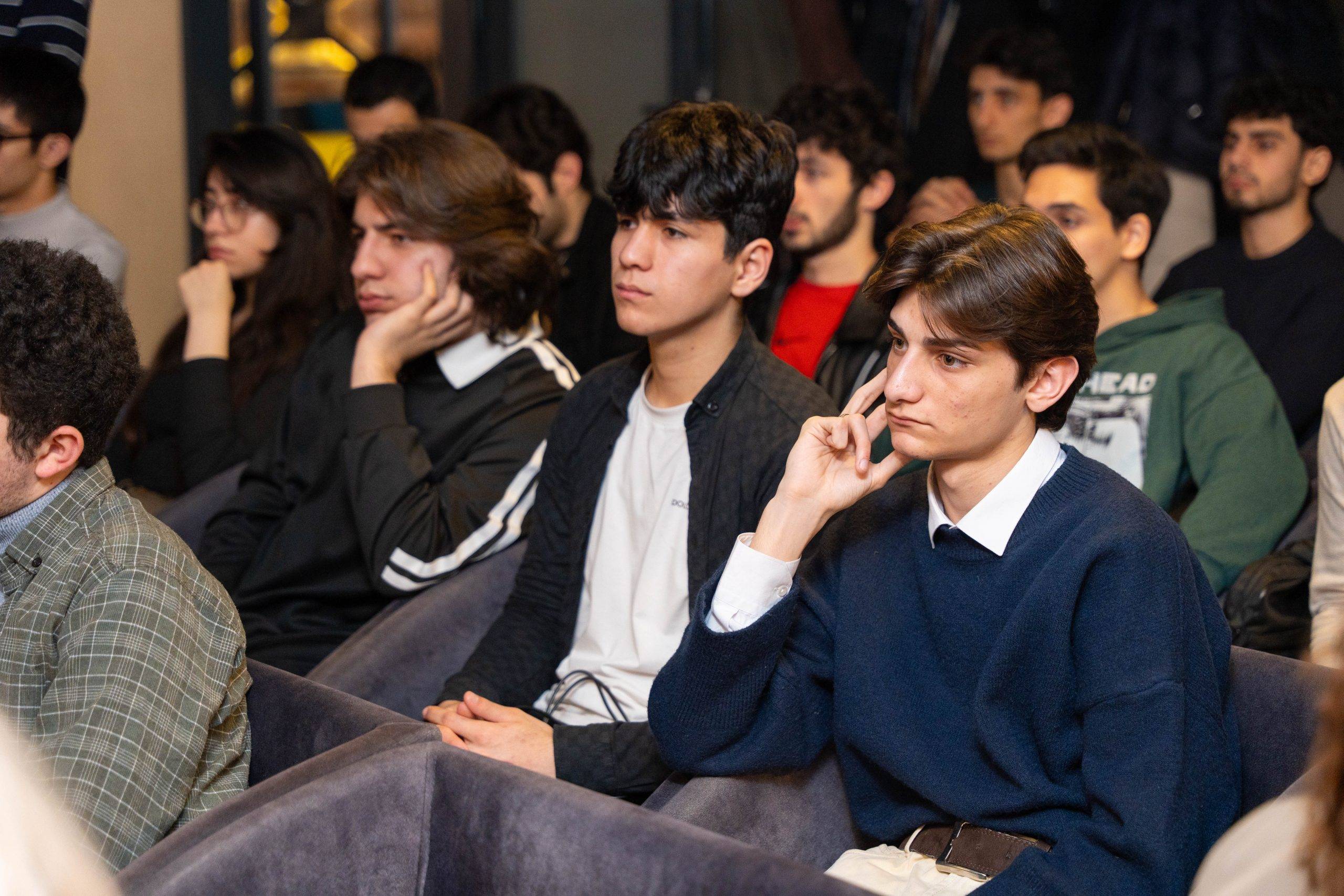 Expressbankın sponsorluğu ilə "ASAN xidmət"in 3-cü “RoboCode” düşərgəsi başa çatıb 3 MUR05531 scaled