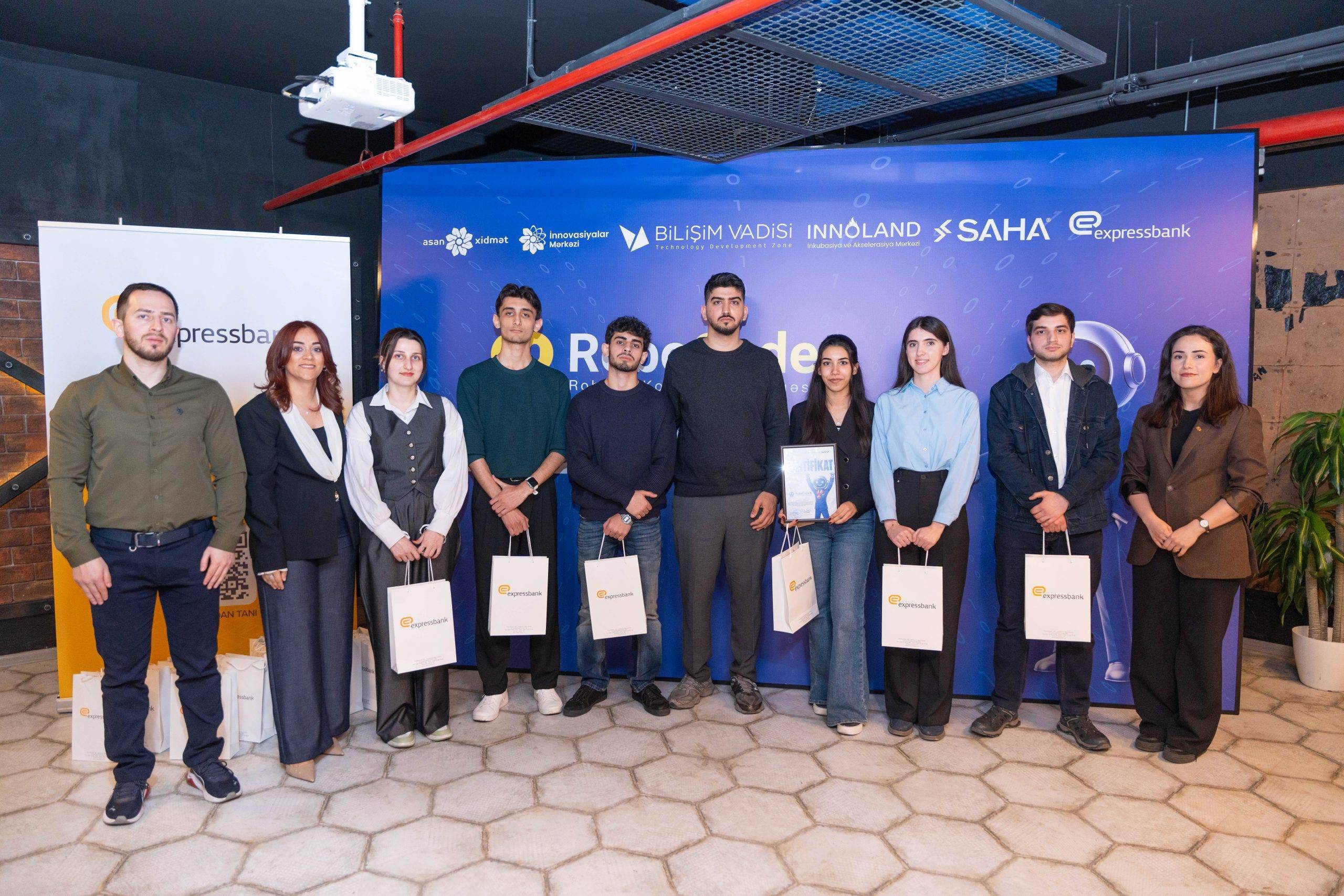 Expressbankın sponsorluğu ilə "ASAN xidmət"in 3-cü “RoboCode” düşərgəsi başa çatıb 2 MUR05892 scaled