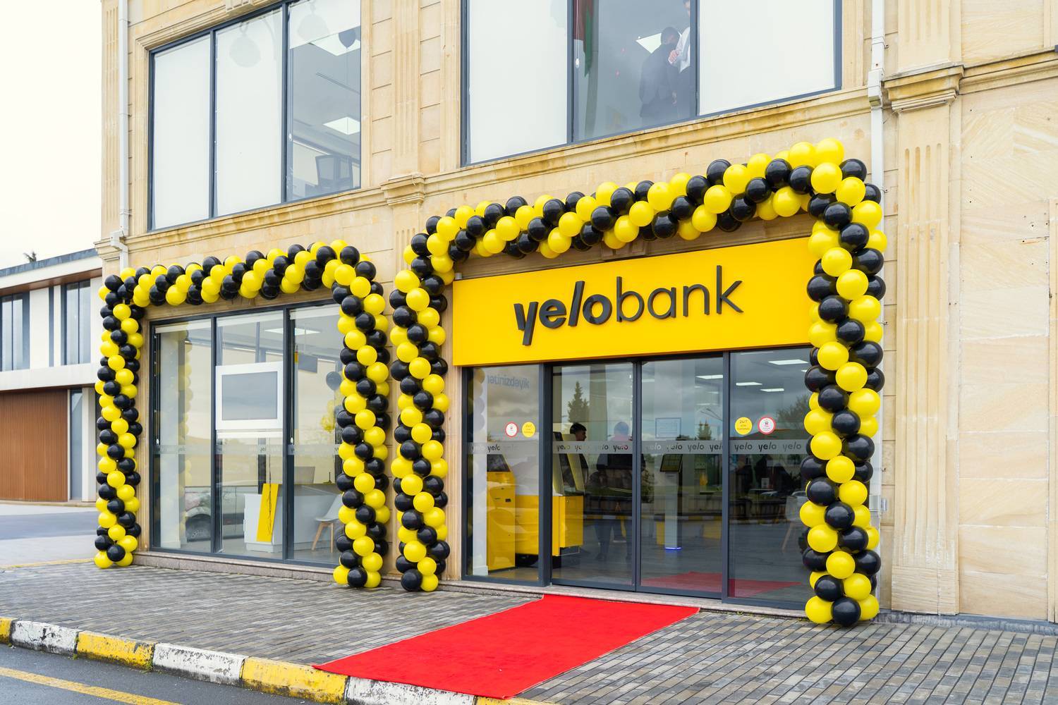 Yelo Bank artıq Zaqatalada! 2 1 52