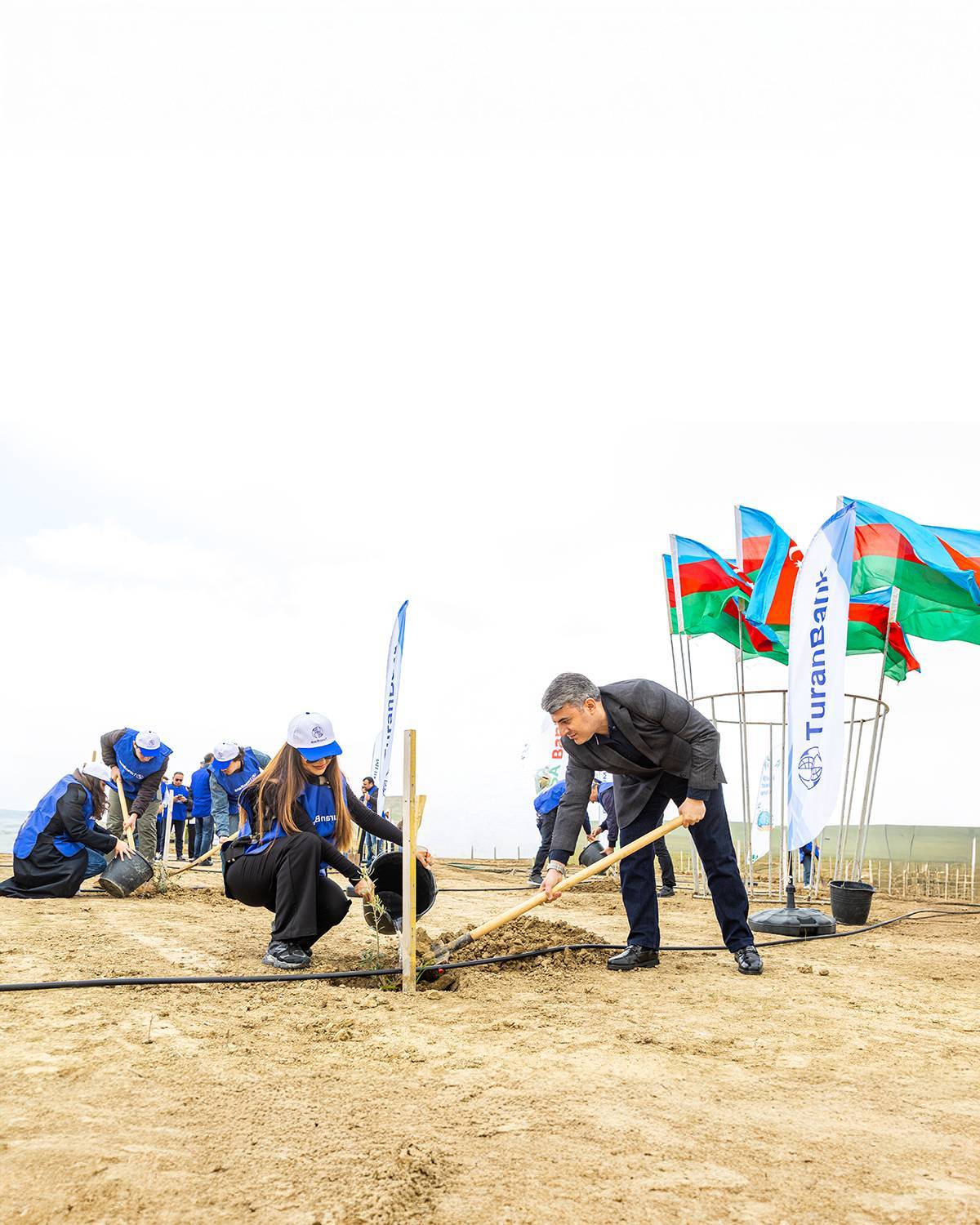 TuranBank-dan “Yaşıl gələcəyə” növbəti addım: 1 milyon ağac hədəfi 2 2 47 Copy