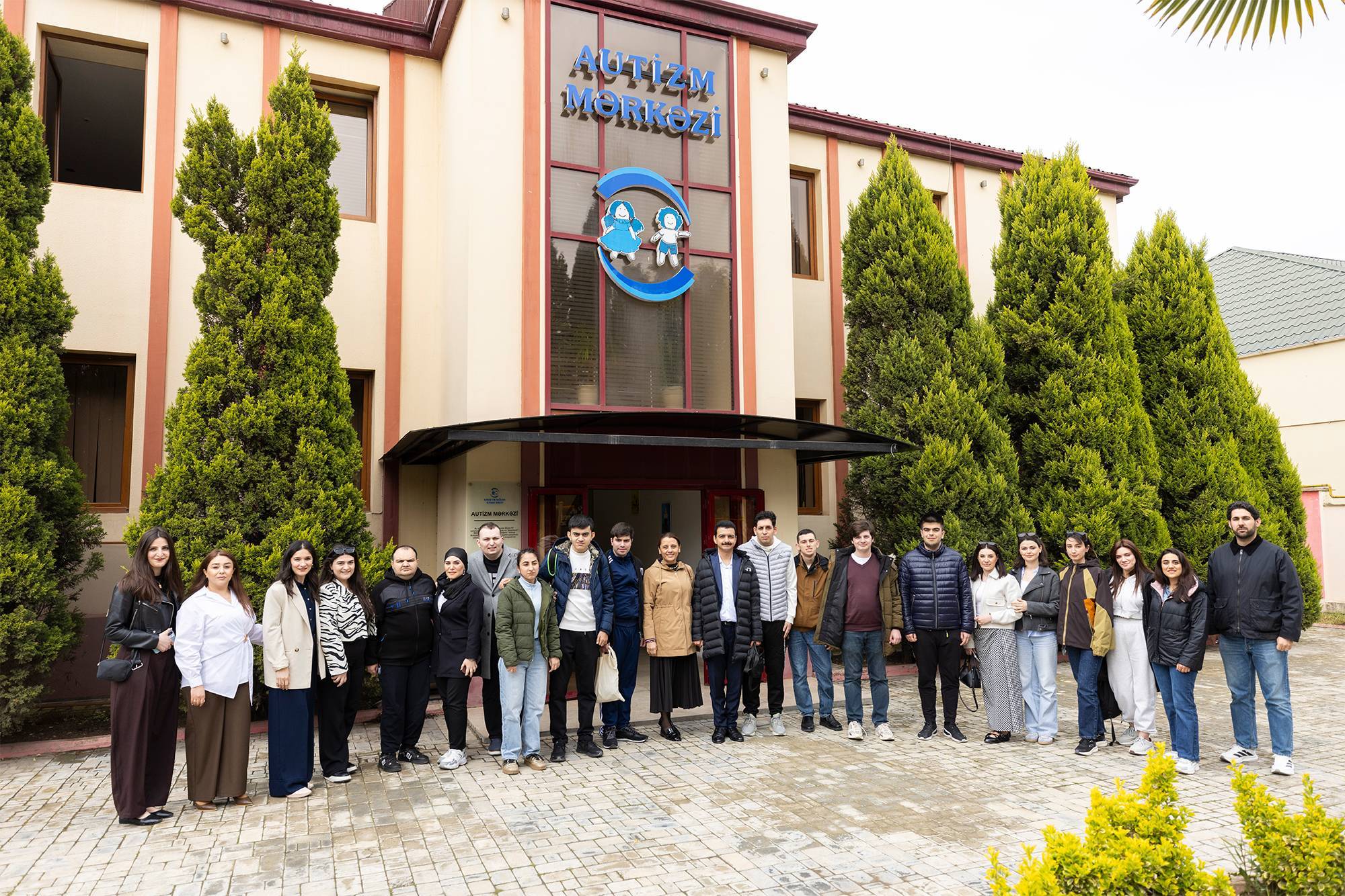 Bank of Baku-dan Autizm Maarifləndirmə ayına özəl layihə: SEVGİ VARSA, FƏRQ YOXDUR! 16 Bank of Baku dan Autizm maarifləndirmə ayina ozəl layihə SEVGI VARSA FERQ YOXDUR 16