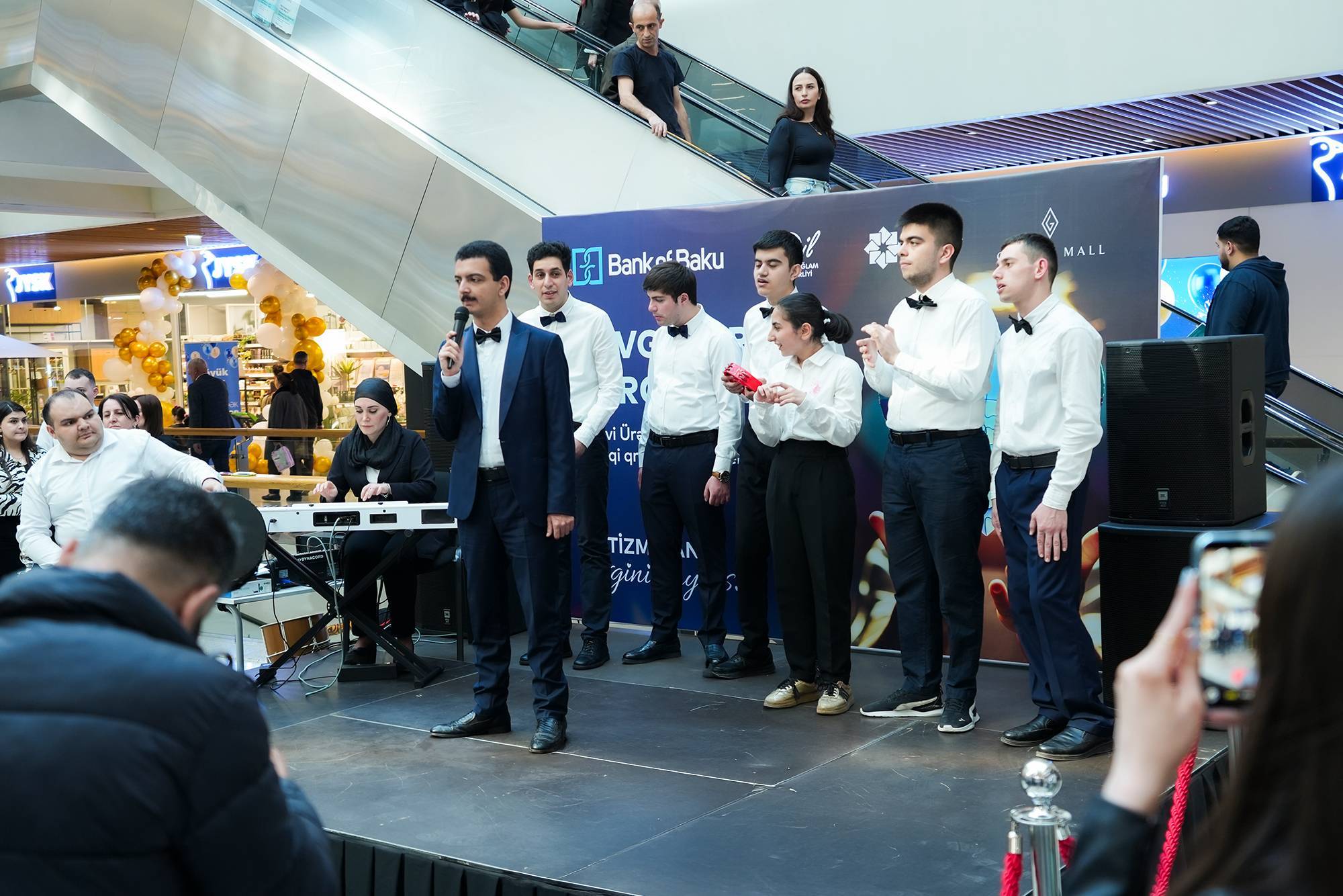 Bank of Baku-dan Autizm Maarifləndirmə ayına özəl layihə: SEVGİ VARSA, FƏRQ YOXDUR! 2 Bank of Baku dan Autizm maarifləndirmə ayina ozəl layihə SEVGI VARSA FERQ YOXDUR 2