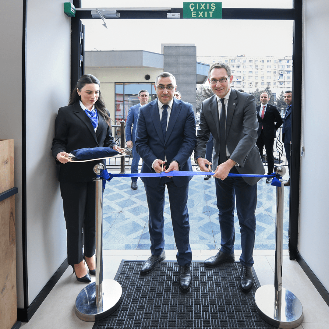 AccessBank “Həzi Aslanov” filialını yeni konseptdə müştərilərə təqdim etdi 2 Hazi Aslanov səkil 1