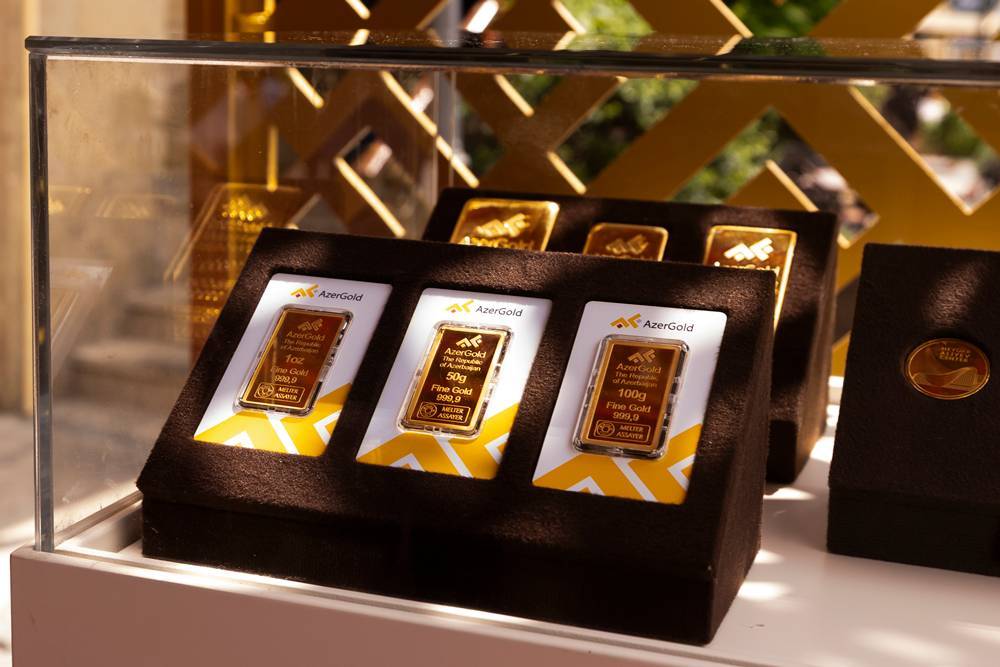 “AzerGold”un qızıl və gümüş məhsulları Beynəlxalq Xalça Festivalında nümayiş olunub 4 10 13