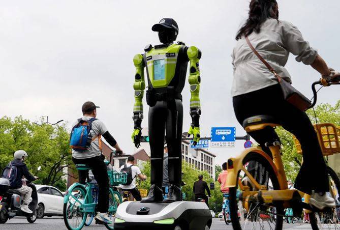 Humanoid robotlar — süni intellekt dövrünün yeni qızıl axtarışı 2 33 1