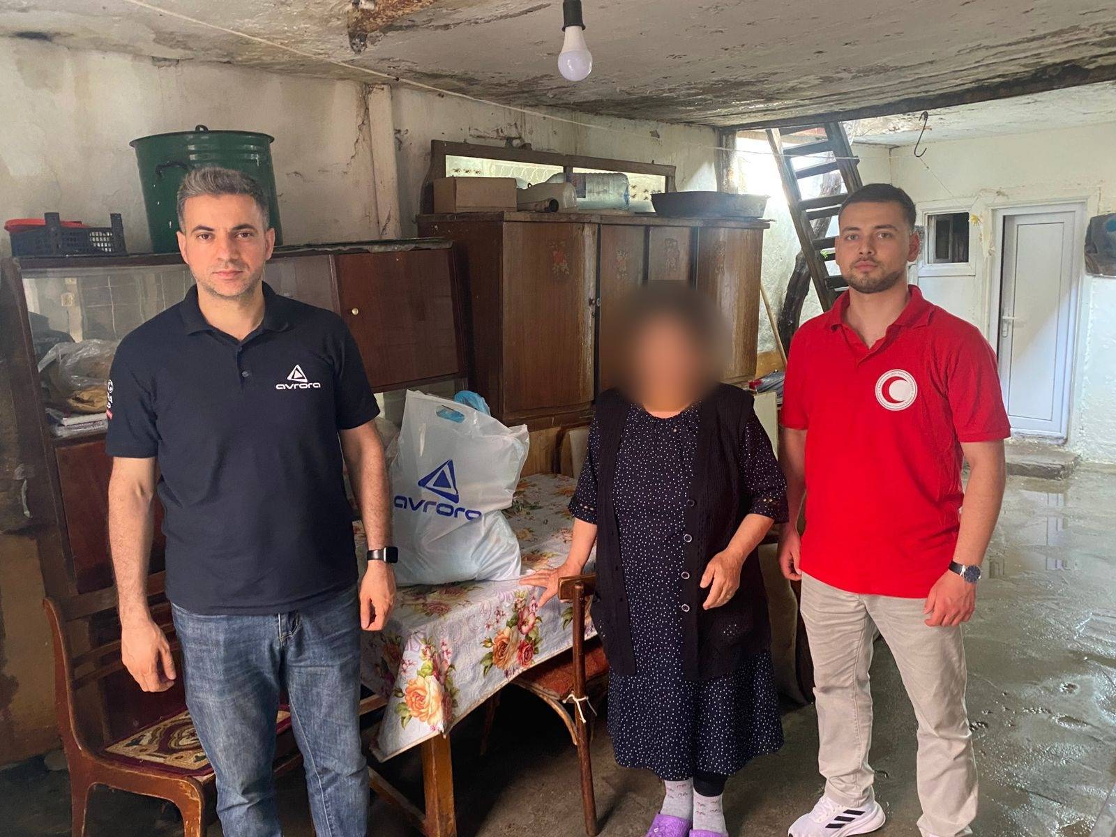 “Avrora Qrup” Qurban Bayramı münasibətilə aztəminatlı ailələrə bayram sovqatı çatdırıb 4 4 6