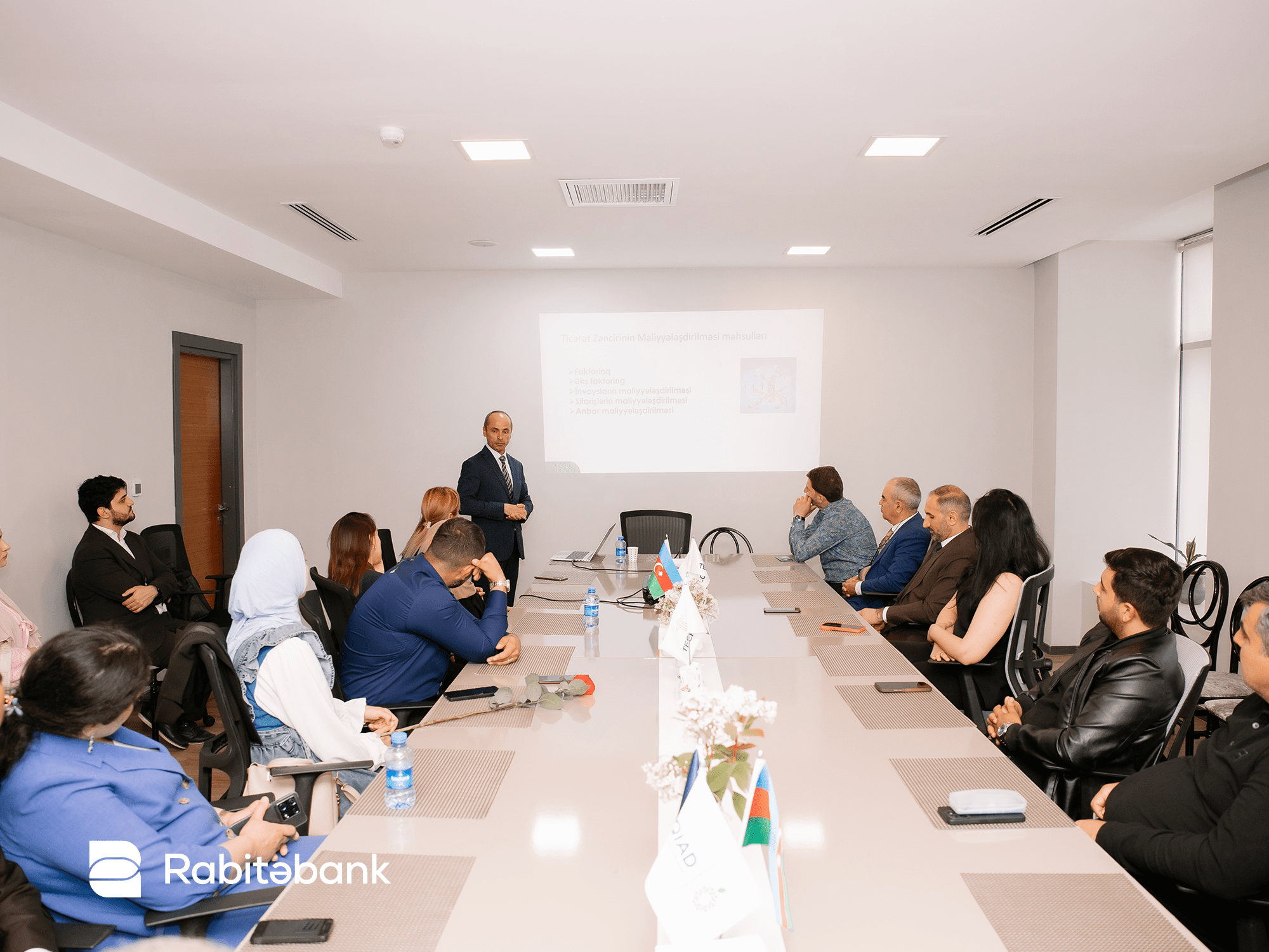 Rabitəbank maliyyə savadlılığı layihəsi çərçivəsində regionlarda sahibkarlığın inkişafına dəstəyini davam etdirir 4 5 2