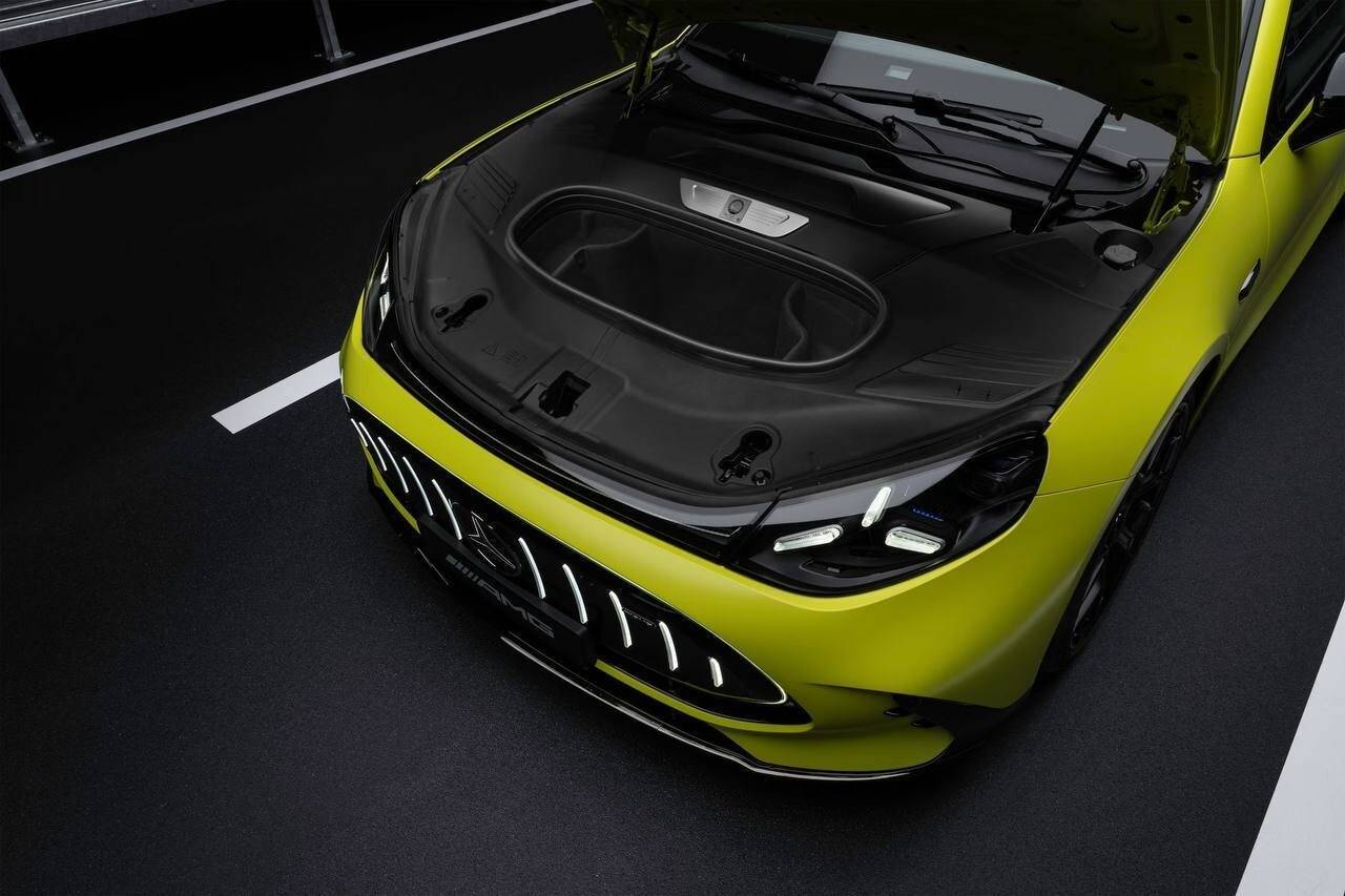 "Mercedes-Benz" 1153 at gücünə malik elektrikli AMG GT modelini təqdim edib — Fotolar 3 5222449760155932407