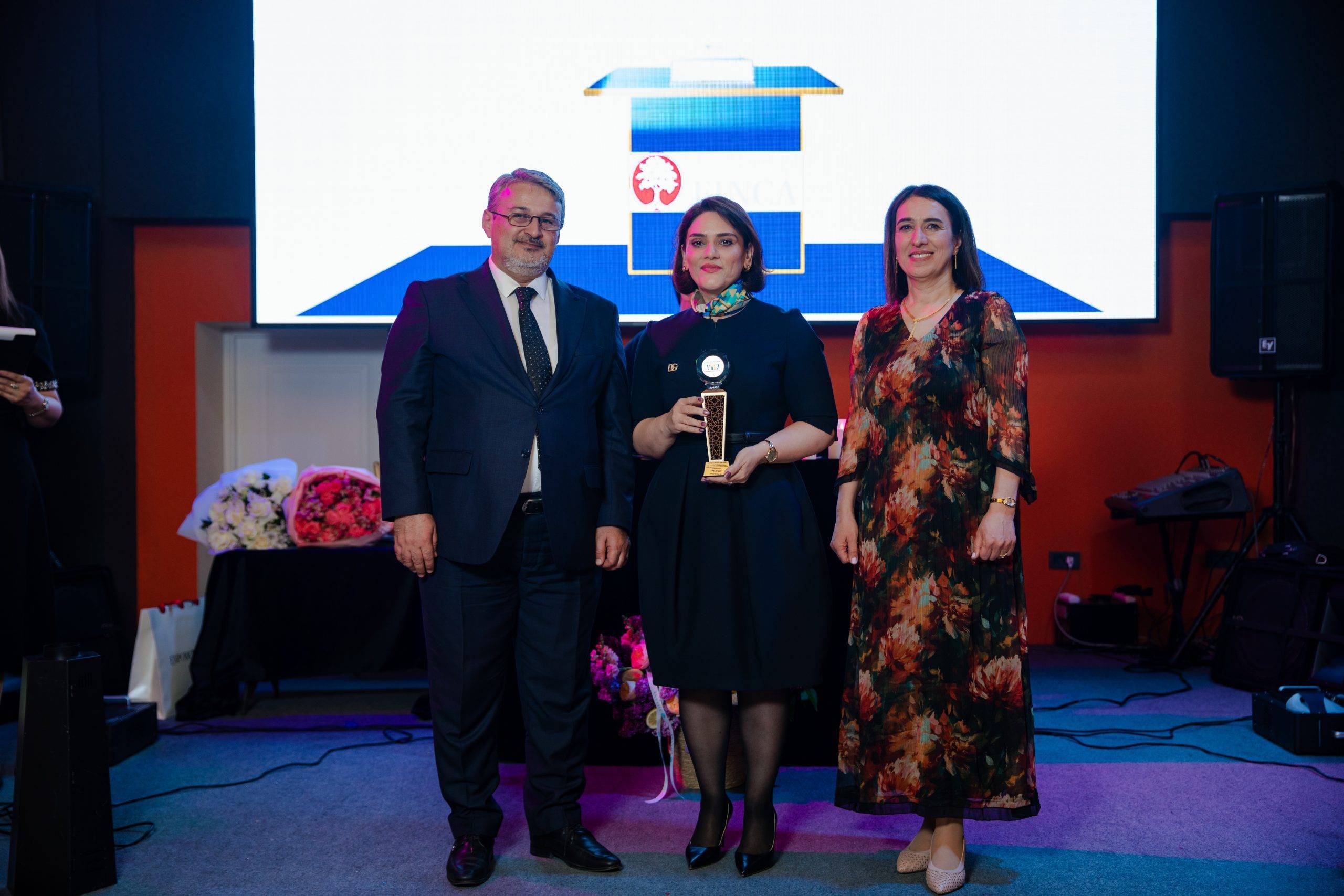 “FINCA Azerbaijan” innovativ məhsulu ilə seçildi - AMFA tərəfindən mükafatlandırıldı – Foto 1 600A7356 1 scaled