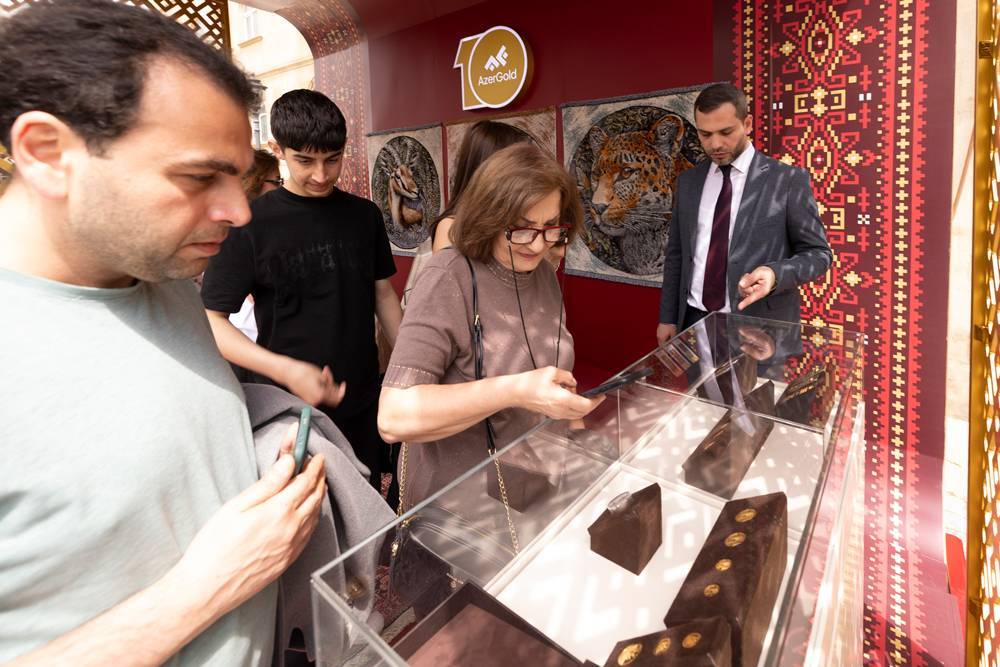 “AzerGold”un qızıl və gümüş məhsulları Beynəlxalq Xalça Festivalında nümayiş olunub 6 8 20