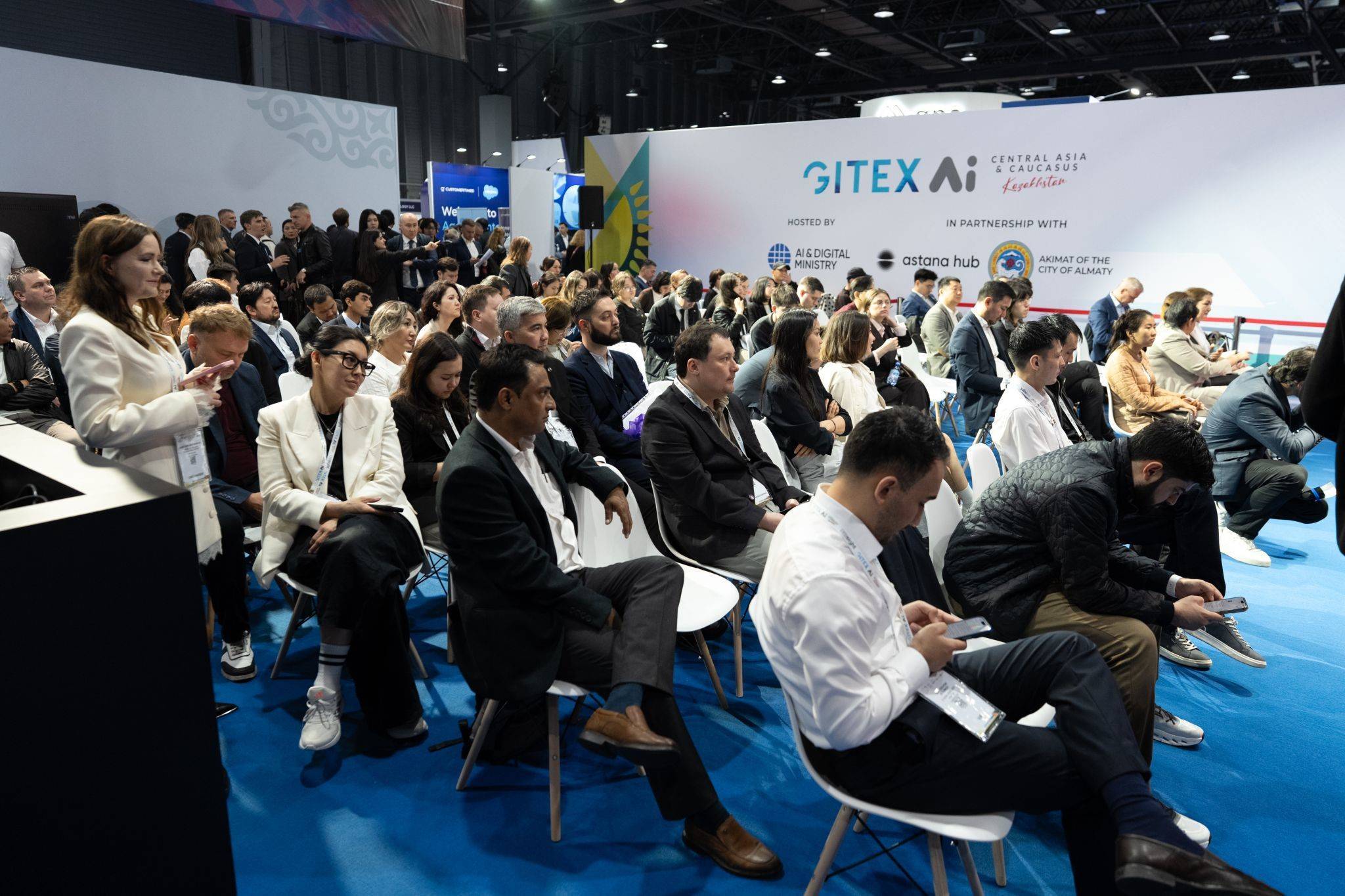 “AzInTelecom” GITEX AI 2026 qlobal müzakirələrində – Fotolar 7 gitexx 1