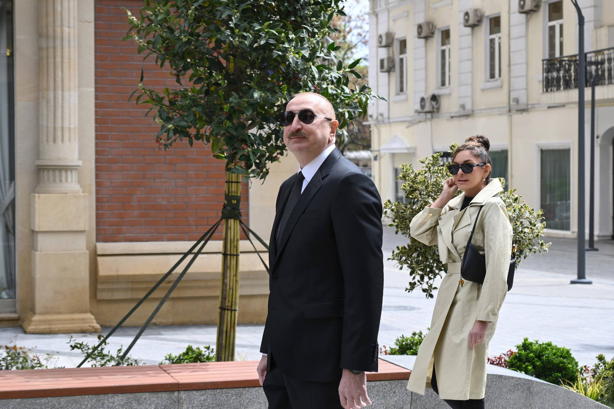 Prezident İlham Əliyev Bakının İslam Səfərli küçəsinin yenidənqurmadan sonra açılışında iştirak edib 2 photo 2026 05 01 16 55 31 4