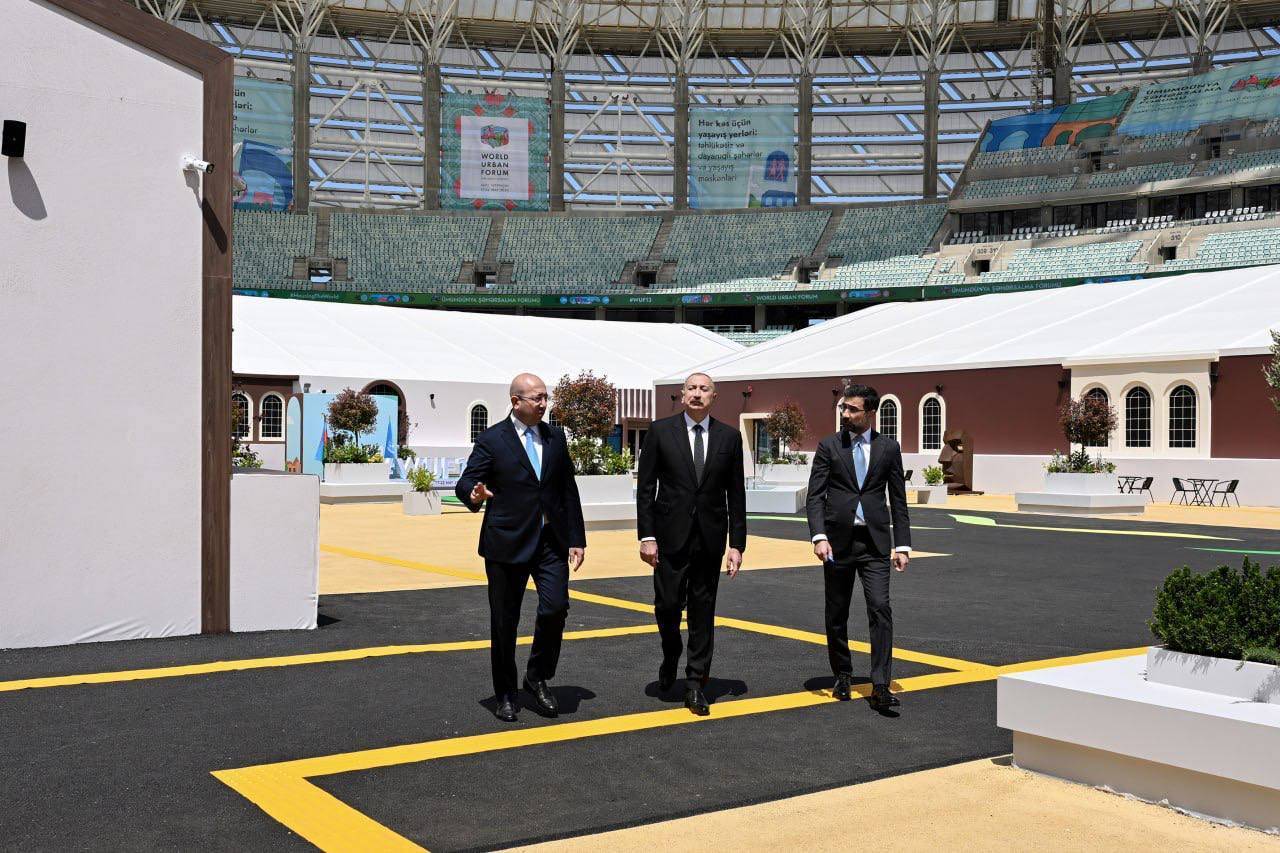 İlham Əliyev Bakı Olimpiya Stadionunun ərazisində WUF13 ilə bağlı görülən işlərlə tanış olub 5 photo 2026 05 12 15 31 43