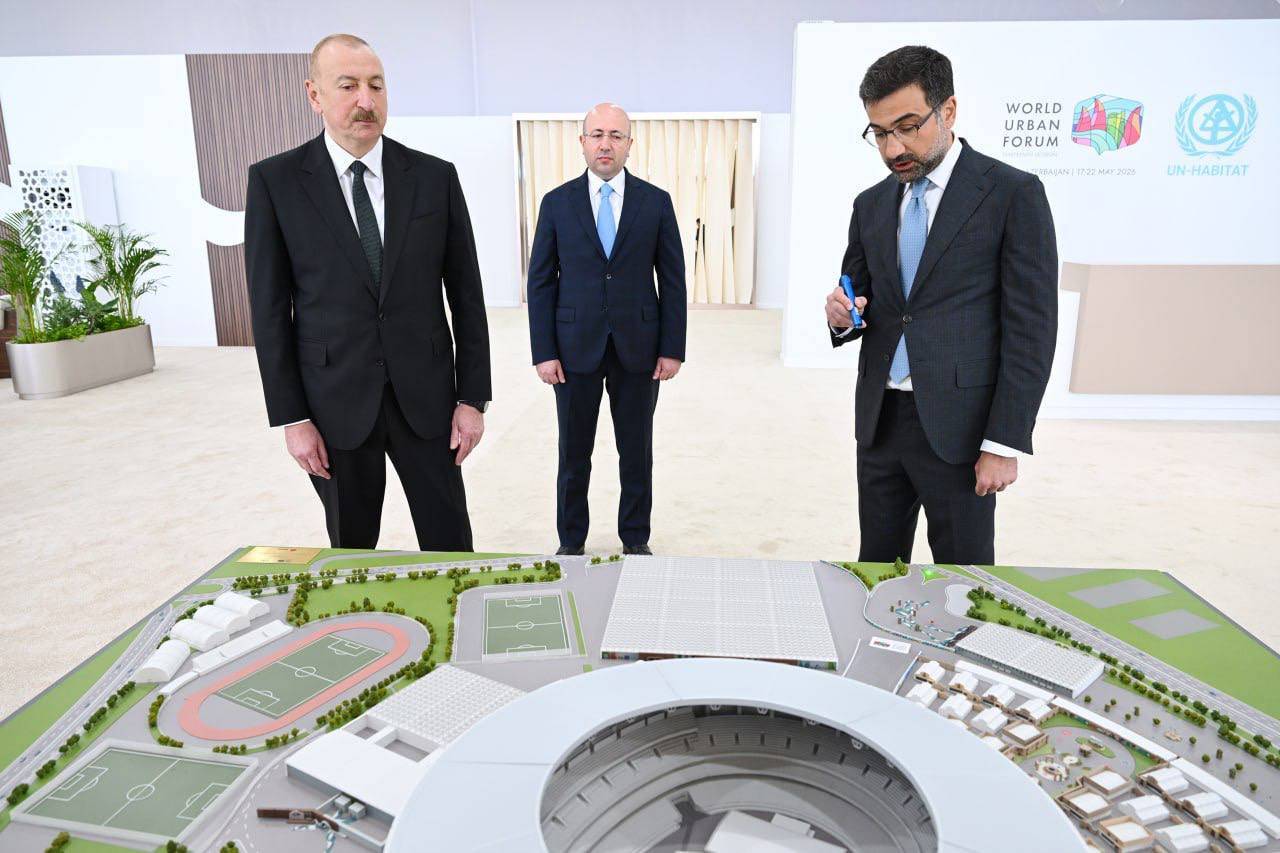 İlham Əliyev Bakı Olimpiya Stadionunun ərazisində WUF13 ilə bağlı görülən işlərlə tanış olub 1 photo 2026 05 12 15 31 46