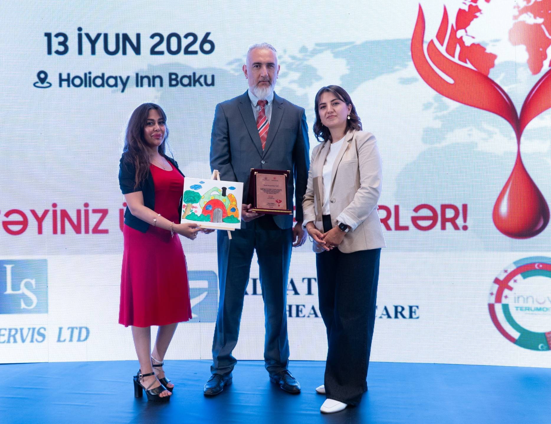Bank Respublika qan donorluğuna dəstəyə görə təltif olundu 2 02a BR Qanverme mukafat.jpeg 1