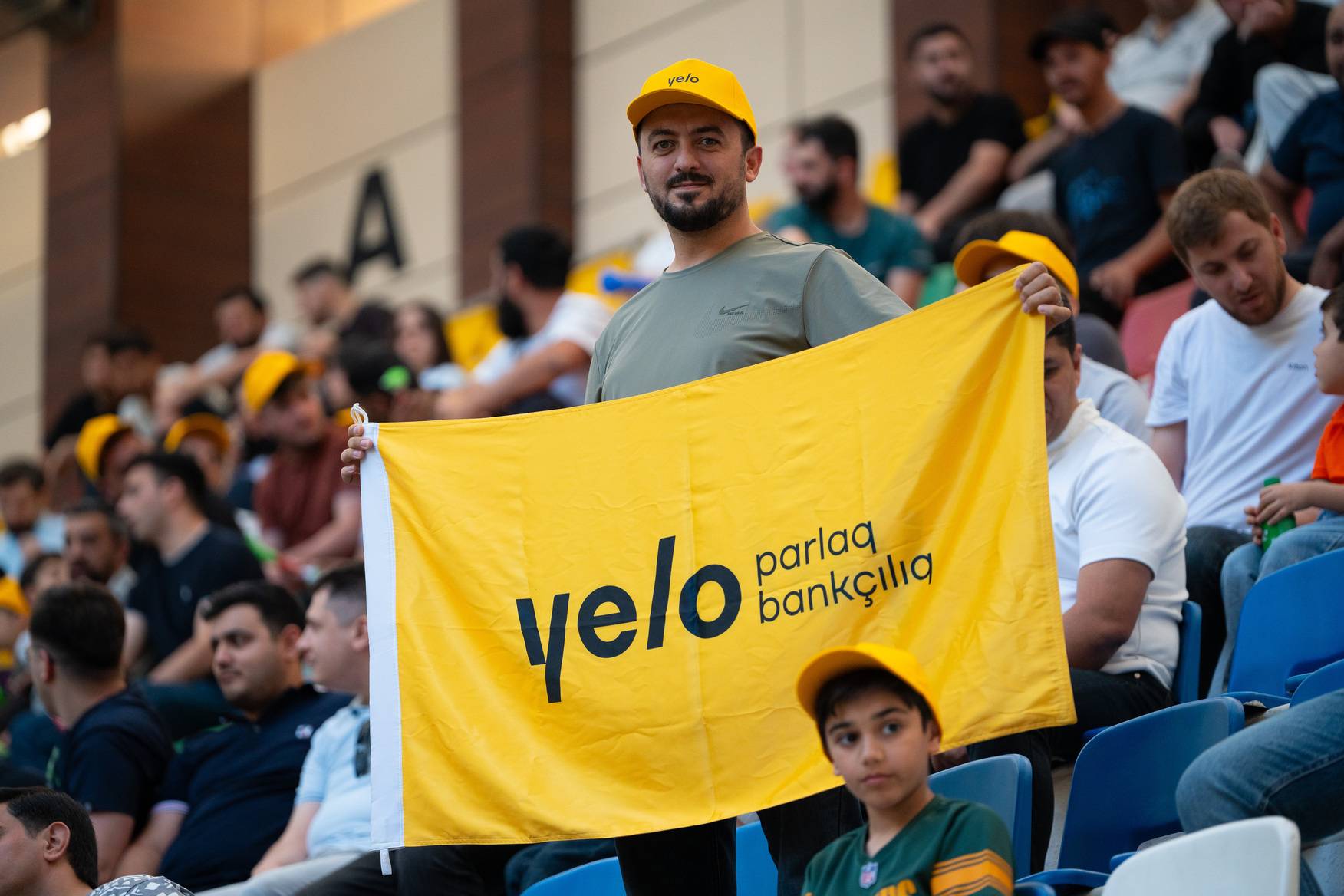 Yelo Bank şirkətlərarası futbol liqasının çempionu olub 6 3 68