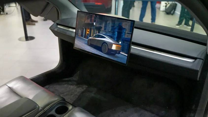 "Tesla" ilk sükansız avtomobil təqdim edib — Fotolar 3 5323404250643635755