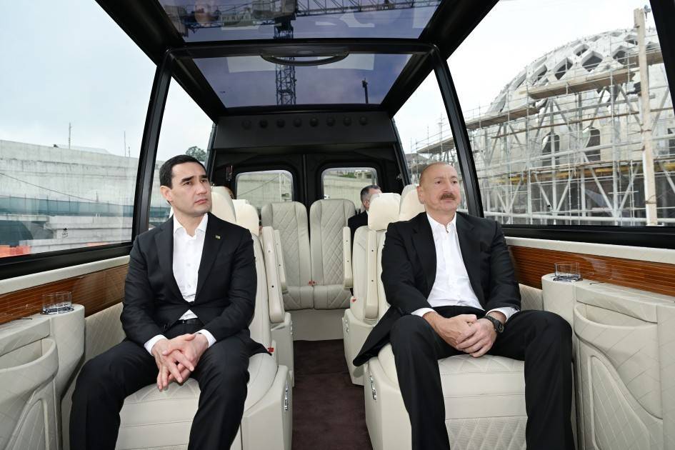 Azərbaycan və Türkmənistan prezidentləri Şuşa məscidində tikinti işlərinin gedişi ilə tanış olublar 3 6a3a51e6833e96a3a51e6833ea17822069506a3a51e6833e66a3a51e6833e7